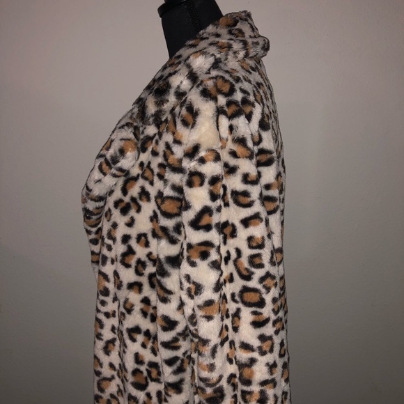 Leopard Print Faux Fur Coat - Picture 6 of 7